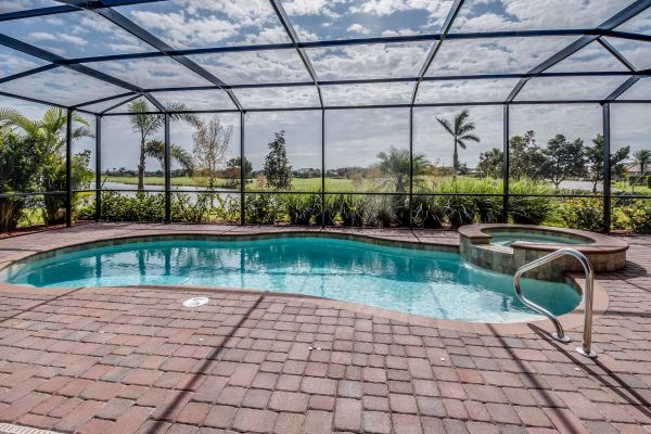 Pool Enclosure Cleaning in Fort Walton Beach